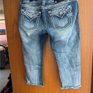 Miss Me Women's Embellished Capri Raw Hem Style JE5641EP2